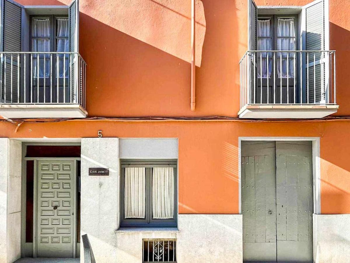 Holiday home Janot Casa Con Jardin Cerca Del Banyoles